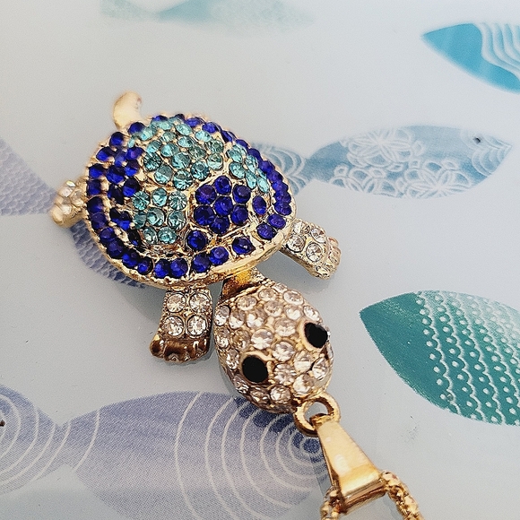 Blue Crystals Sea Turtle Pendant Necklace NWT - Picture 3 of 3